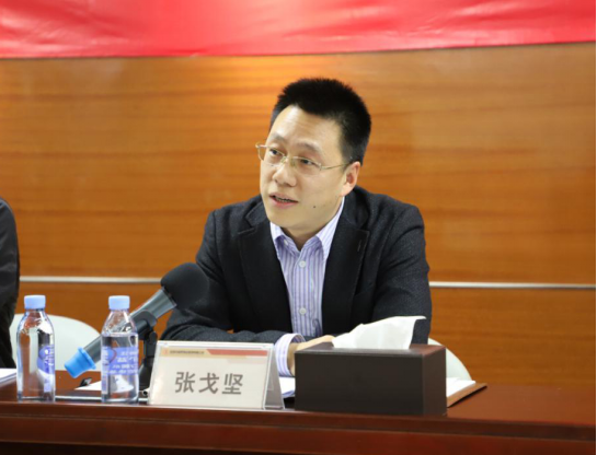 深物业老总_老总办公室图片