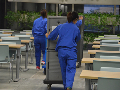 双11的每1份盒饭都是保洁大姐们这样推送到位的