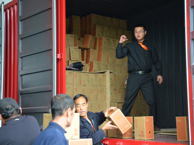 因为带人搬了5000箱橙子,冯玄有了新名字——橙总